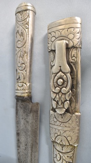 Importante cuchillo de cintura porteño de plata. Fin del XIX