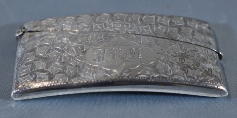 TARJETERO PARA BOLSILLO, de plata inglesa cincelada, con punzones.