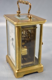 Reloj de viaje francés, caja de bronce. Sin Llave. Alto: 13 cm.