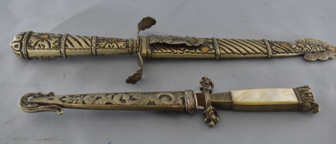 Cuchillo de alpaca Hoja Tandil y cortapapel, 2 Piezas. Largo: 36 y 26 cm respectivamente.